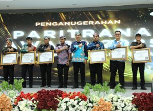 Serahkan Penghargaan Paritrana Award 2025, Gubernur Tegaskan Komitmen Perlindungan Ketenagakerjaan