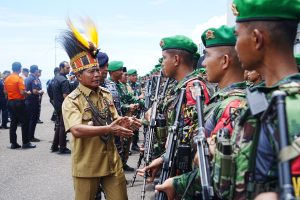 Gubernur Sambut Kedatangan Satgas Yonif 614/Raja Pandhita Purna Tugas dari Papua